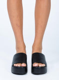 Llyge Britta Platform Heels Black