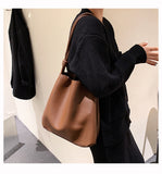 LLYGE High-Quality Ladies Large-Capacity Handbags 2023 New Fashion Autumn And Winter Shoulder Bag Soft Leather Wild Ladies Bucket Bag