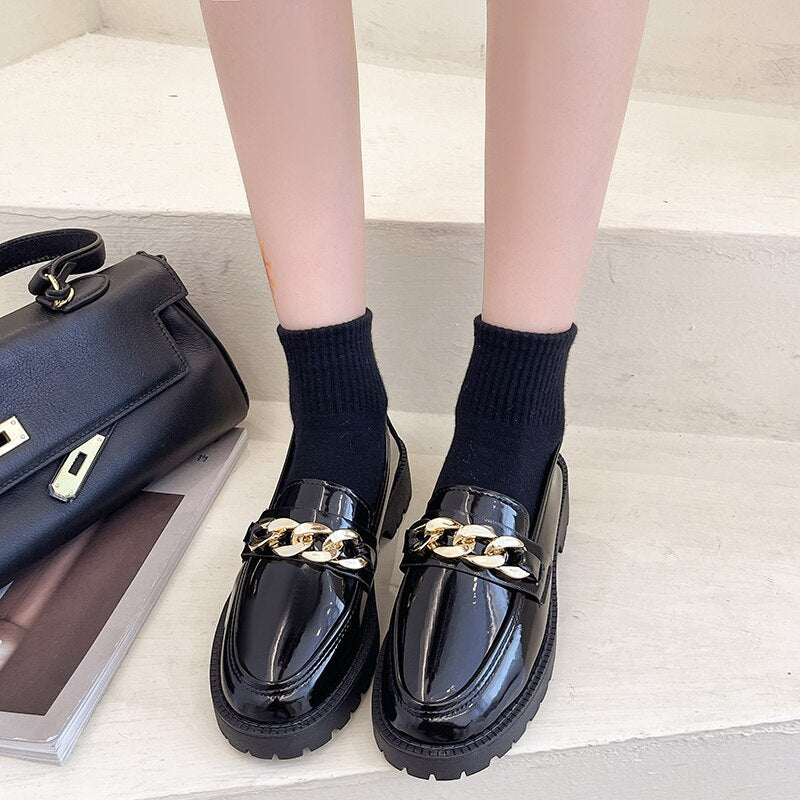 Women Flat Shoes Spring Fashion Brand Chain Women Slip On Loafers Shoes Flat Heel Casual British Style Oxford Shoes Plus Size