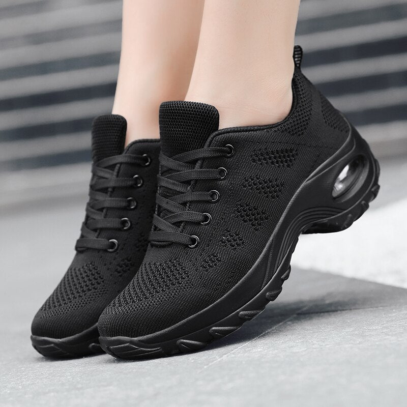 Llyge 2022 Women Running Shoes New Spring Flat Soft Ladies Loafers Zapatos De Mujer Air Cushion Non Slip Damping Chunky Black Sneakers