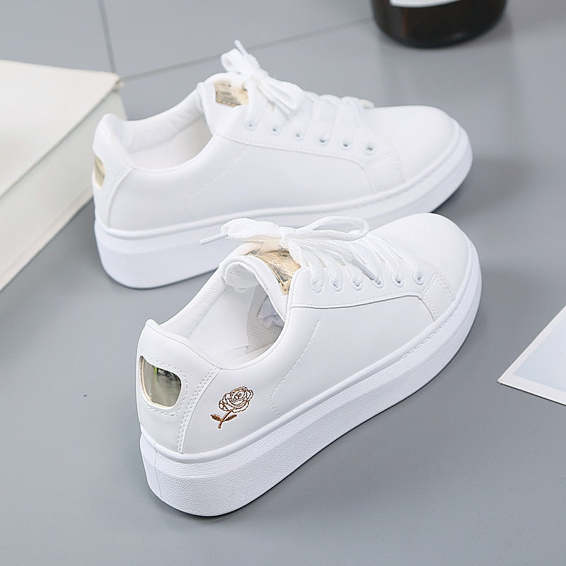 Llyge 2023 Women Casual Shoes New Spring Women Shoes Fashion Embroidered White Sneakers Breathable Flower Lace-Up Women Sneakers