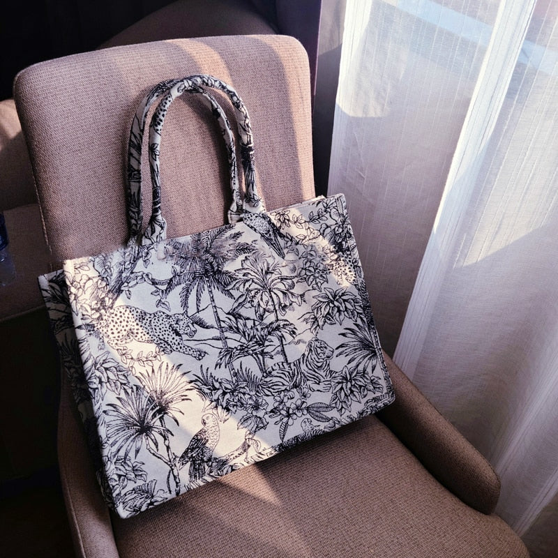 Llyge  Graduation party  2022 Luxury Designer Handbag for Women Luxury Brand Bag Jacquard Embroidery Shopper Beach Shoulder Bag Canvas Tote Bag Wholesale