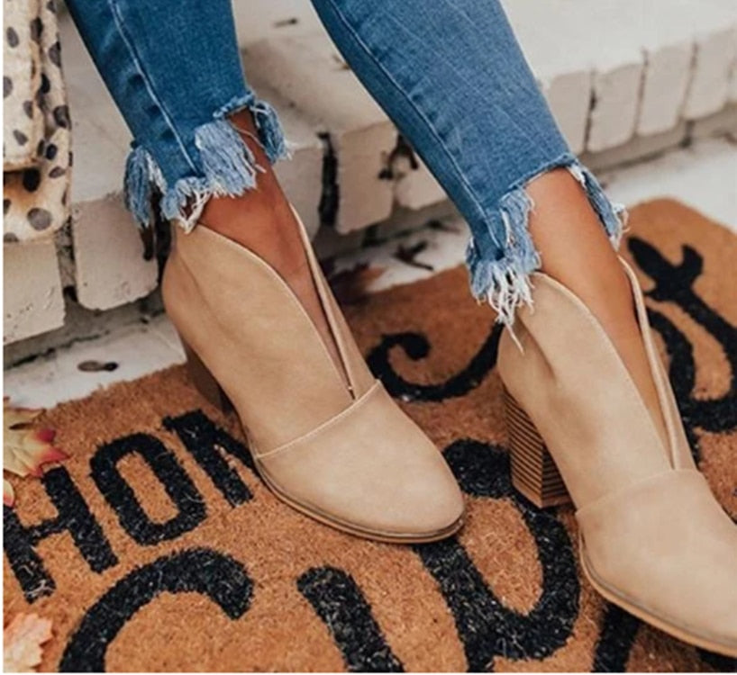 Llyge 2022 New Winter Women Boots V Cutout Ankle Boots Stacked Heel Booties Fahsion Chelsea Boots PU Botas Zapatos Mujer Size 35-43