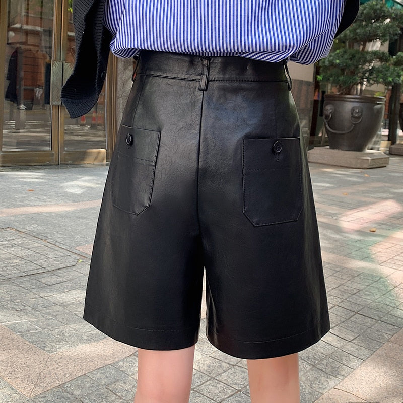 Llyge  Back Buttons S-3XL Fashion PU Leather Shorts Women's Autumn Winter New 2022 Loose Five Points Leather Trousers Shorts
