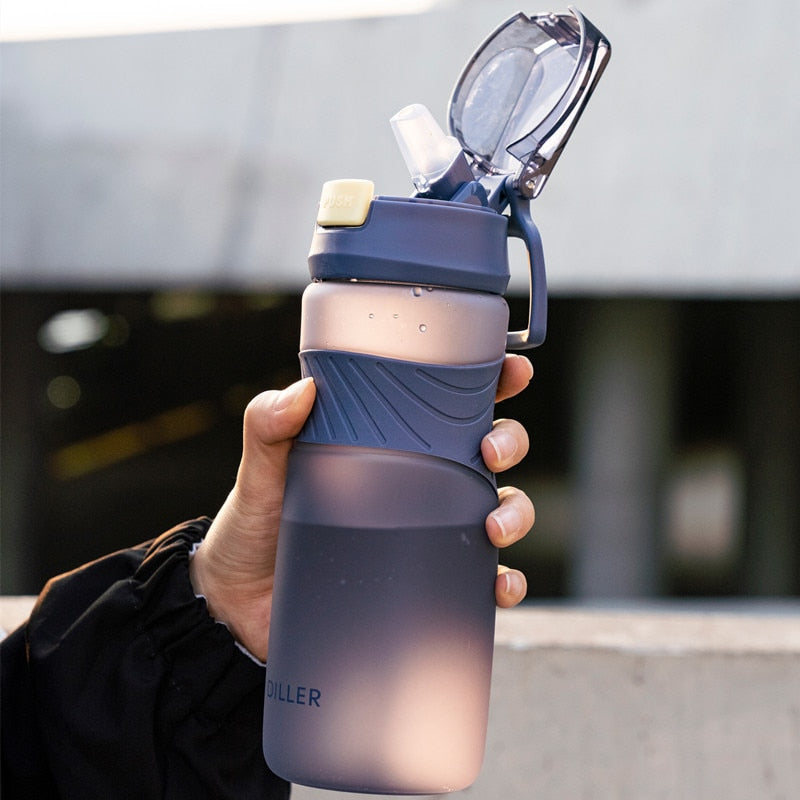 Llyge  2023  880ml/530ml Portable Tritan Material Water Bottle With Straw Durable Outdoor Sport Fitness Travel Drinking Bottle Eco-Friendly