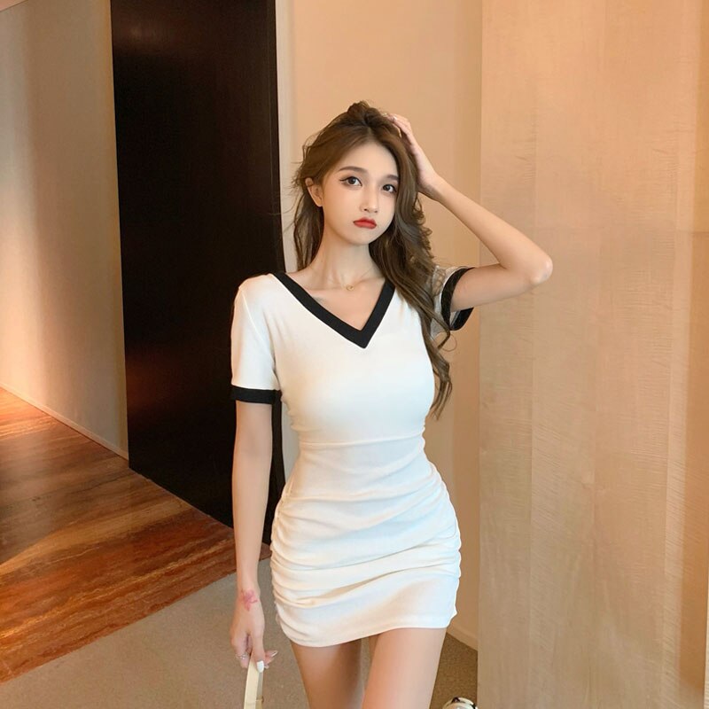 Llyge  2023  Korean Waist Slim Bodycon Dress Black Color Matching Pleated Mini V-Neck  Bag Hip One Piece Dress Women Clothing