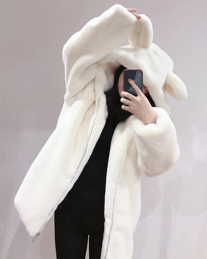 Llyge  Women Winter Fur Coat 2022New Cute Bear Ears Furry Velvet  Padded Jacket Lady Loose Imitation Mink Fur Overcoat