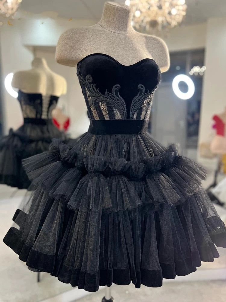 LLYGE 2023 Little Black Short Homecoming Dresses Lace Top Mini Party Prom Gowns Tulle Tutu Skirt Gothic Graduation Outfits Maxi