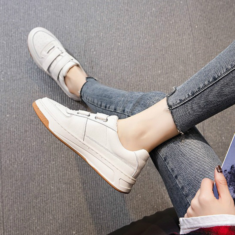 Llyge Women White Leather Sneakers Fashion Flats Shoes Woman Hook & Loop Lady Casual Shoes Daily Footwear 2023 Ins Hot
