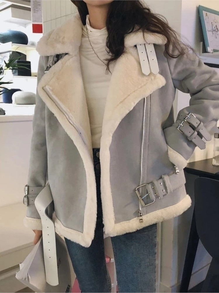 Llyge Women Winter Fashion Faux Fur Loose Cotton Warm Thick Coat Female Suede Short Faux Leather Jacket Casual Warm Outwears 2023